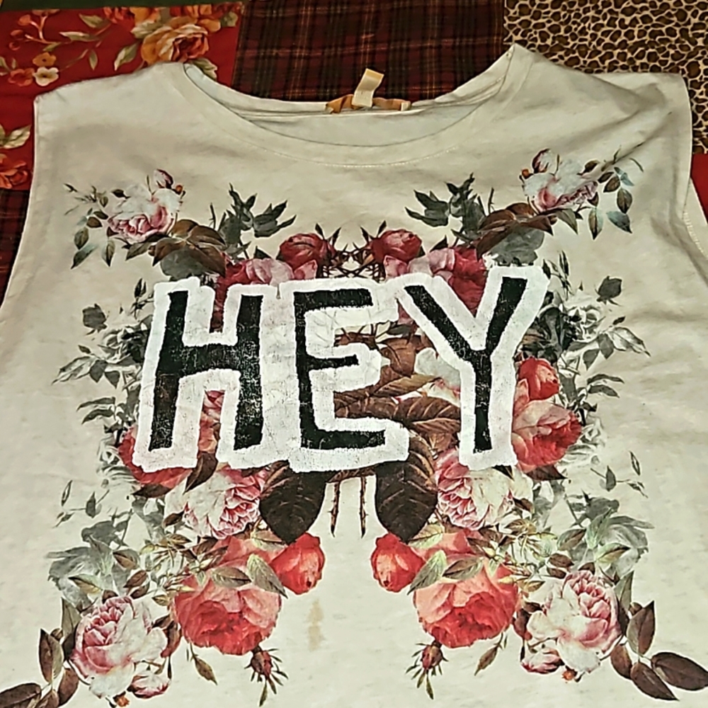 Zara tan with"hey" sleeveless t-shirt
